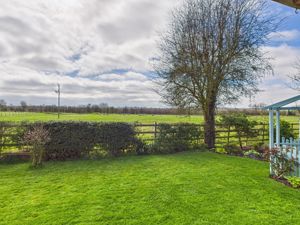 Views to rear- click for photo gallery